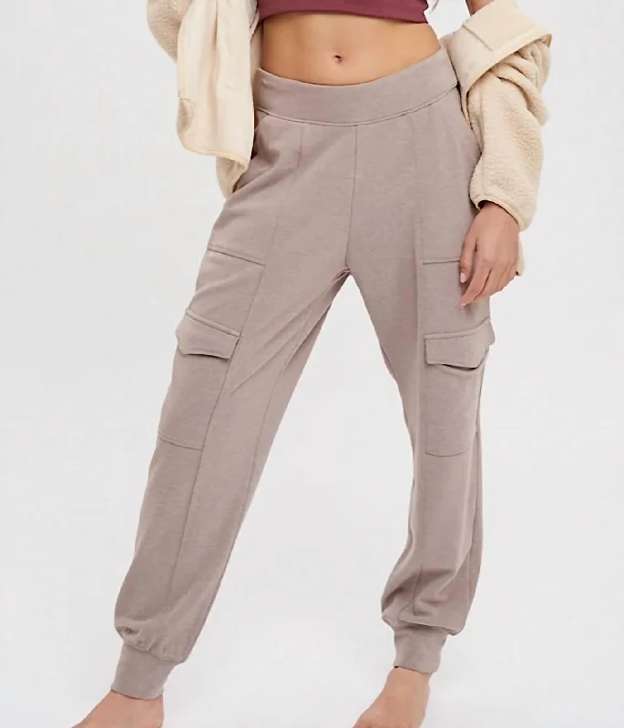 Fleece Cargo Joggers In Mink