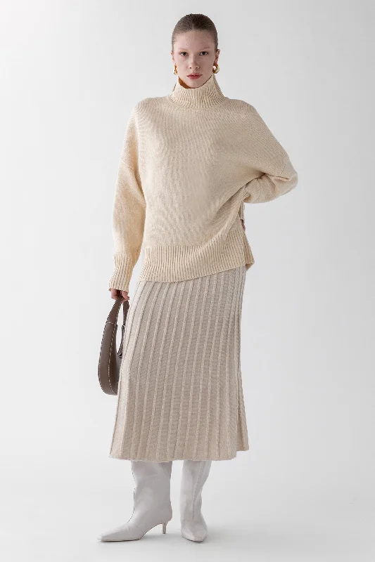 WOOL-BLEND OVERSIZED TURTLENECK SWEATER