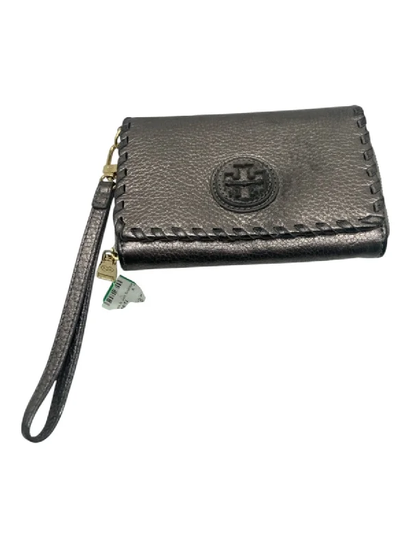 Tory Burch Silver Leather Pebbled Logo GHW Zip Close Wallets